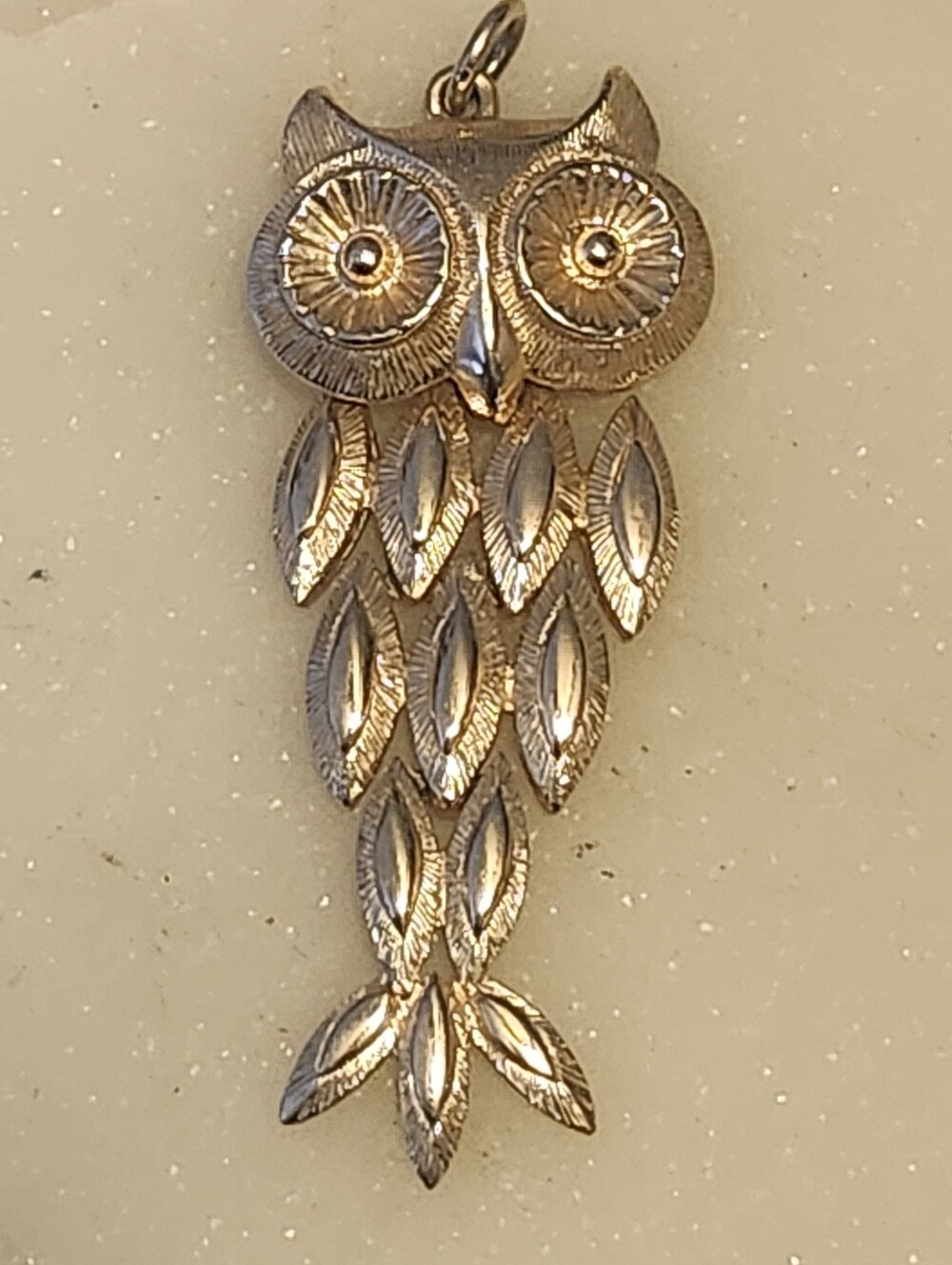Vtg 70's Avon Gold-Tone Articulating Owl Pendant